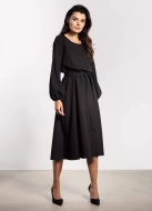 Elegancka sukienka rozkloszowana z długim rękawem czarna