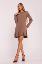 Elegancka krótka sukienka trapezowa z kontrafałdami brązowa