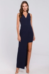 Piękna wieczorowa sukienka o wydłużonej linii jednego boku