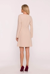 Elegancka sukienka trapezowa z patkami w talii beżowa