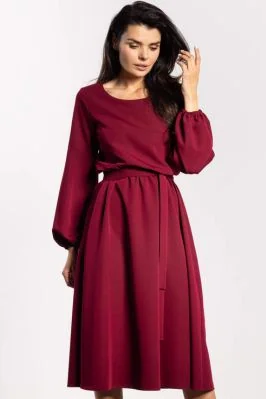 Elegancka sukienka rozkloszowana z długim rękawem bordowa