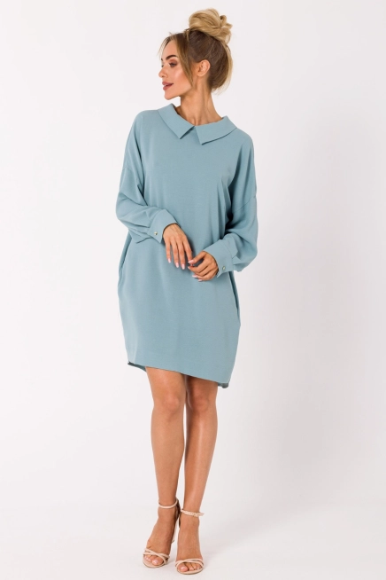 Sukienka koszulowa z dekoltem V na plecach niebieska