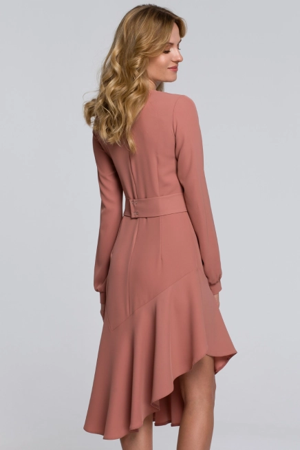 Asymetryczna sukienka z falbaną w stylu flamenco