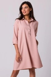 Swobodna sukienka z kołnierzykiem guzikami i kieszeniami róż