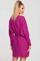 Sukienka sweterkowa kopertowa z dekoltem V i wiązaniem różowa z wełną