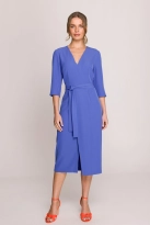 Elegancka sukienka midi z dekoltem V i rozcięciem niebieska