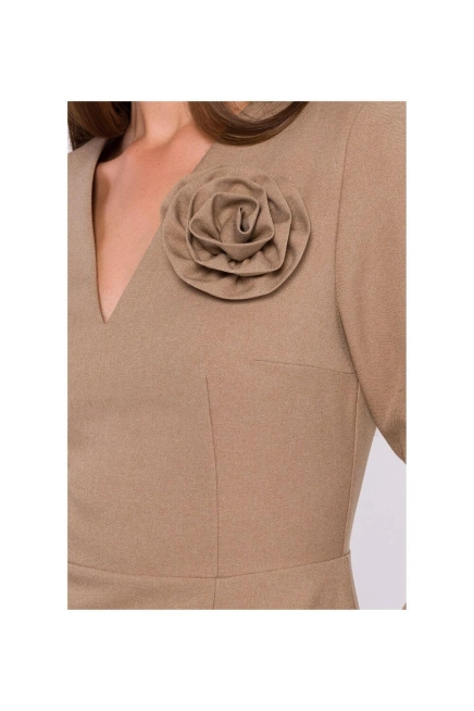 Elegancka sukienka ołówkowa z dekoltem V beżowa