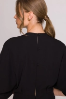 Elegancki kombinezon damski z kopertowym dekoltem czarny