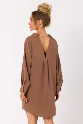 Sukienka koszulowa z dekoltem V na plecach brązowa