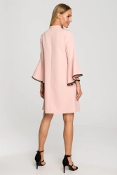 Elegancka sukienka trapezowa z bufiastymi rękawami pudrowa