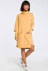 Trapezowa sukienka bawełniana z golfem granatowa