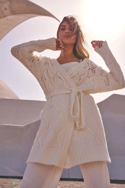 Długi kardigan ażurowy sweter z paskiem czarny