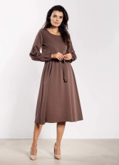 Elegancka sukienka rozkloszowana z długim rękawem brązowa
