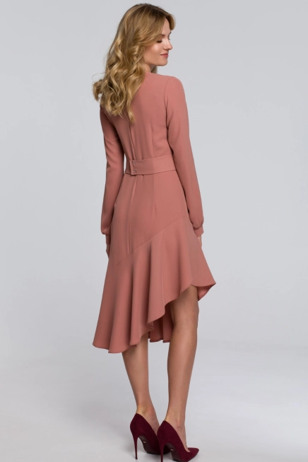 Asymetryczna sukienka z falbaną w stylu flamenco