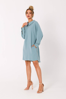 Sukienka koszulowa z dekoltem V na plecach niebieska