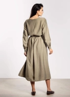 Elegancka sukienka rozkloszowana z długim rękawem zielona