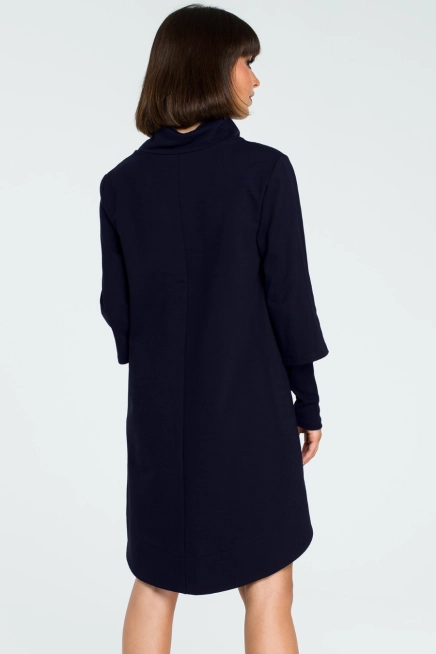 Trapezowa sukienka bawełniana z golfem granatowa