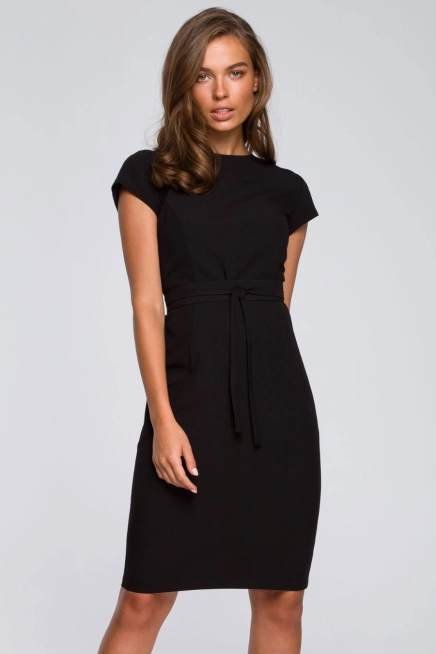 Sukienka ołówkowa z modelującymi przeszyciami czarna