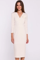 Elegancka sukienka ołówkowa z dekoltem V kremowa