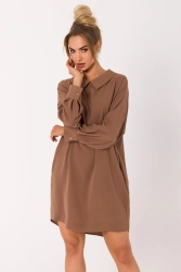 Sukienka koszulowa z dekoltem V na plecach brązowa