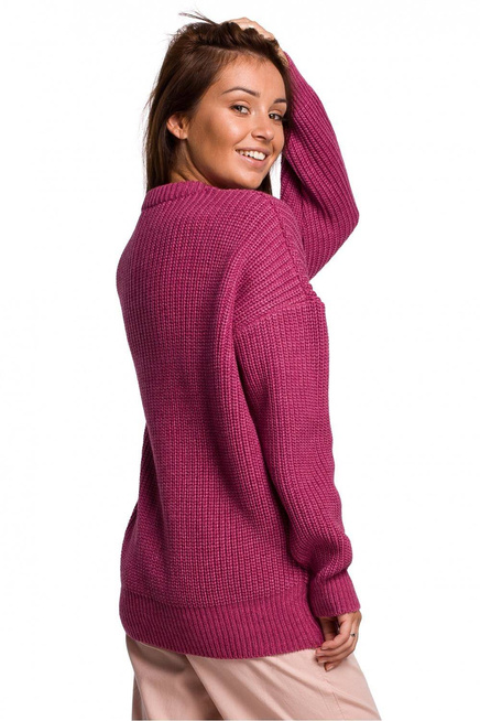 Sweter z grubą przędzą o łańcuszkowym splocie