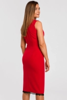Elegancka sukienka ołówkowa midi rozcięcie na dole i koronka czerwona