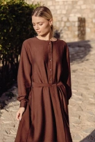 Elegancka sukienka rozkloszowana z długim rękawem brązowa