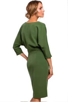 Sukienka ołówkowa zbluzowana góra i dekolt V zielona