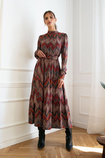 Długa sukienka BOHO z falbankami i długim rękawem czerwona