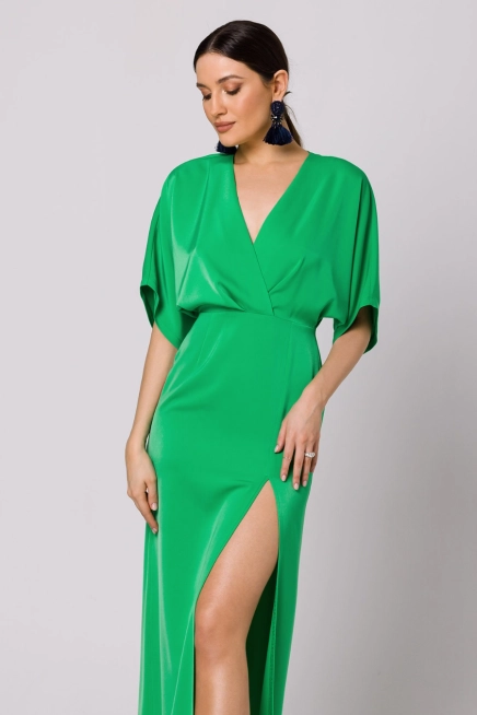 Długa sukienka z dekoltem V i rozcięciem kimonowa zielona