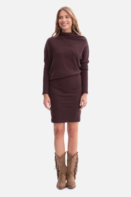 Bawełniana ołówkowa sukienka z dzianiny zbluzowana c.brąz
