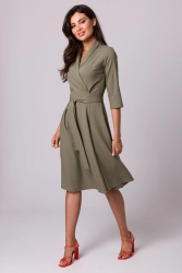 Rozkloszowana sukienka kopertowa z wiązaniem w pasie khaki