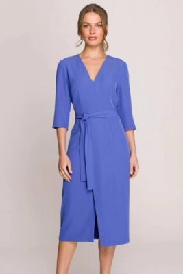 Elegancka sukienka midi z dekoltem V i rozcięciem niebieska