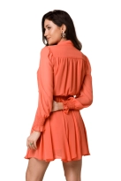 Szyfonowa sukienka koktajlowa z bufiastymi rękawami koralowa