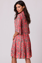 Sukienka rozkloszowana z falbaną z nadrukiem koszulowa