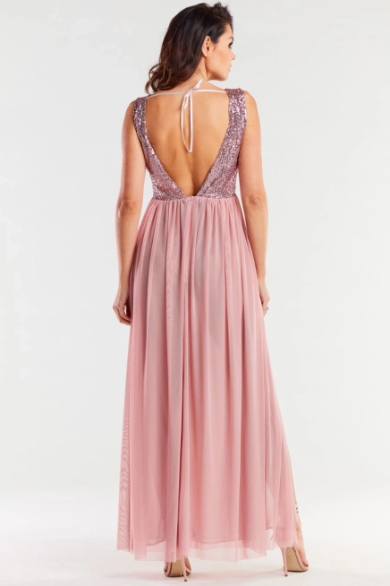 Długa sukienka na wesele z rozcięciem różowa z cekinami