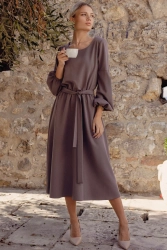 Elegancka sukienka rozkloszowana z długim rękawem taupe