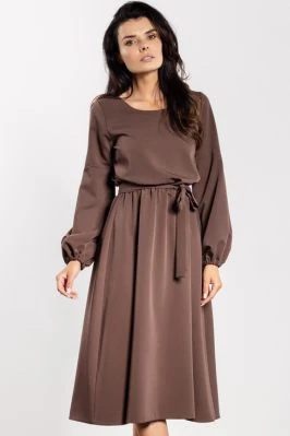 Elegancka sukienka rozkloszowana z długim rękawem brązowa