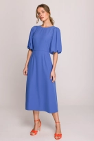 Elegancka sukienka koktajlowa z bufiastymi rękawami niebieska