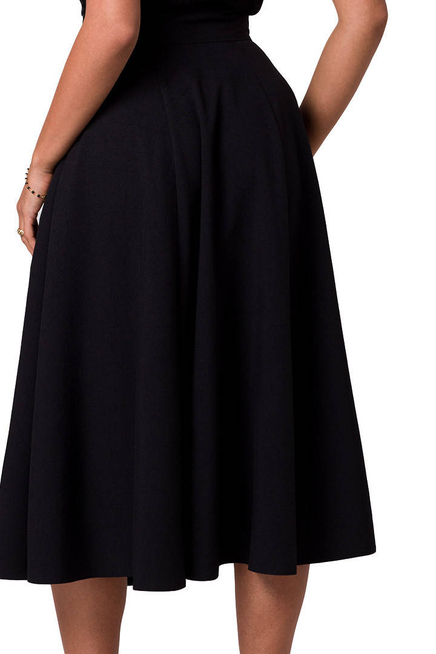 Rozkloszowana spódnica z wysokim stanem i kieszeniami czarna