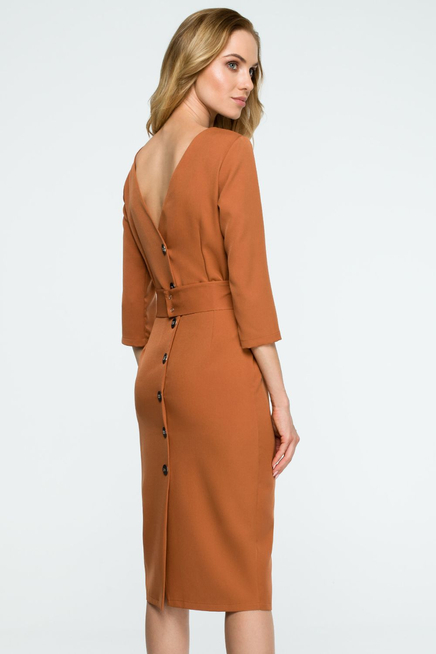 Elegancka sukienka ołówkowa midi z dekoltem V na plecach brązowa