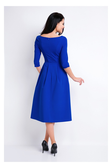 Elegancka sukienka rozkloszowana midi z kontrafałdami niebieska