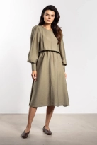 Elegancka sukienka rozkloszowana z długim rękawem zielona