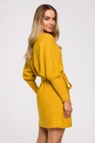 Sweterkowa kopertowa sukienka z wiązaniem żółta