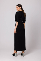 Długa sukienka z dekoltem V i rozcięciem kimonowa czarna