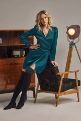 Sukienka satynowa kopertowa mini z wiązaniem w talii zielona