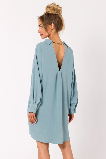 Sukienka koszulowa z dekoltem V na plecach niebieska