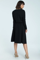 Rozkloszowana sukienka dresowa z gumką w pasie czarna