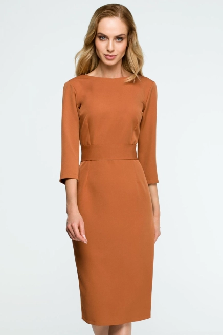 Sukienka ołówkowa midi z dekoltem V na plecach brązowa
