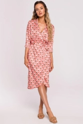 Satynowa sukienka kopertowa z dekoltem V i wiązaniem różowa